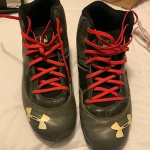 Under Armour baseball sneakers size 5 youth